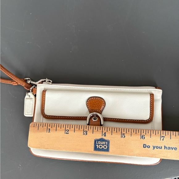 Coach Wristlet - Picture 6 of 7